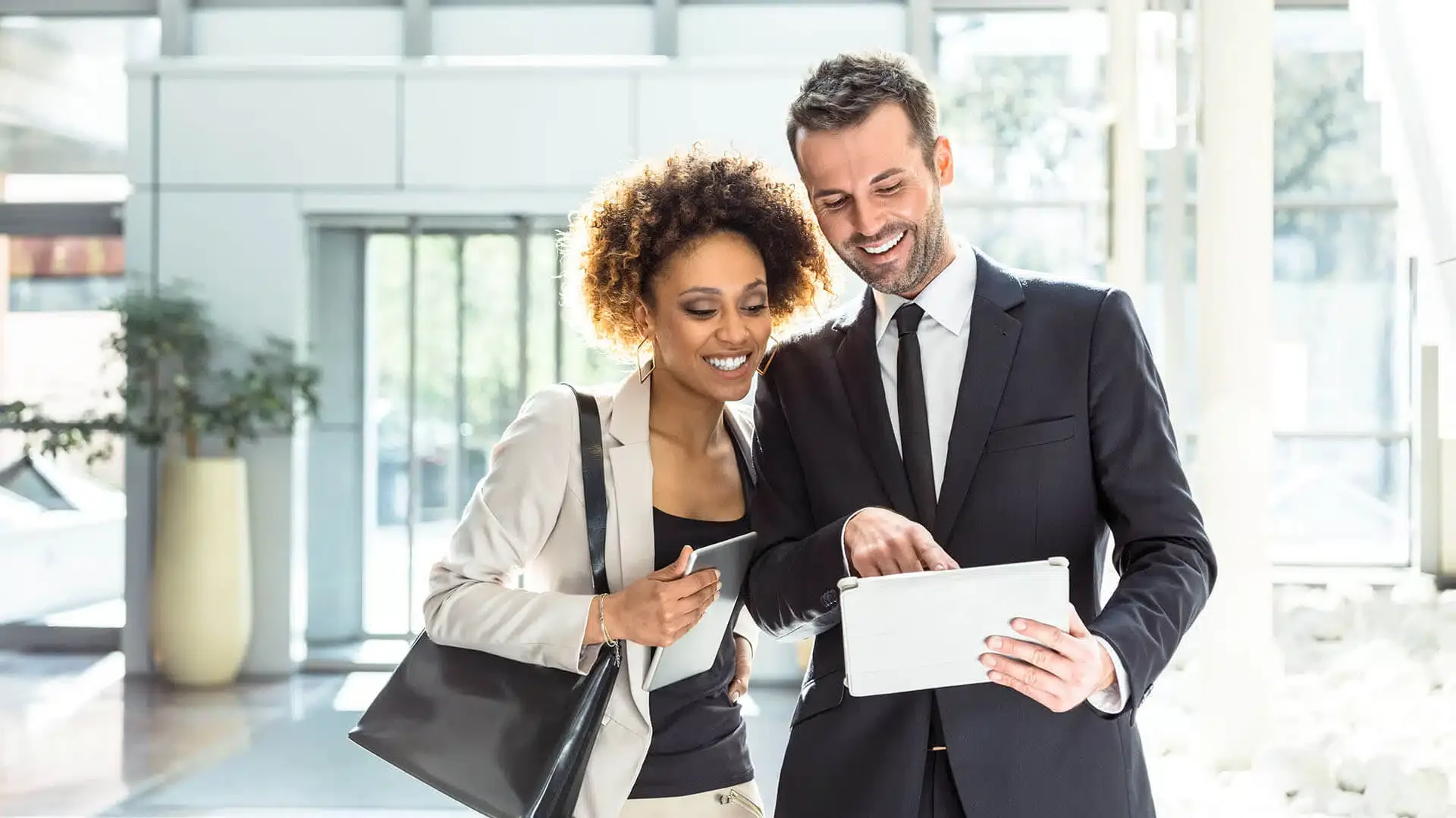AI-ML-redefining-customer-experience-in-banking-1 AI-ML-redefining-customer-experience-in-banking-1